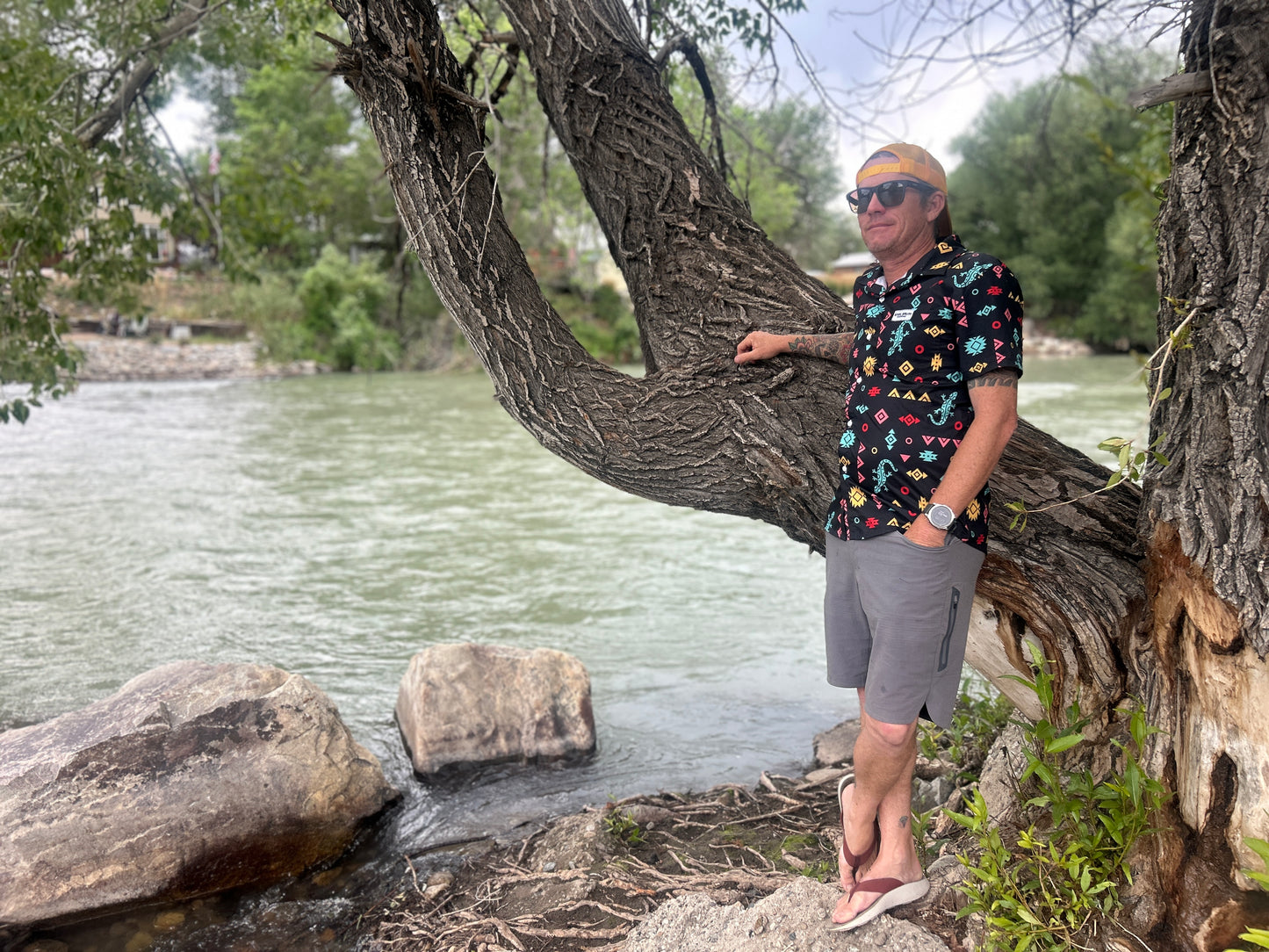 Land of Lizards - Southwest Themed Hawaiian Shirt with Lizards